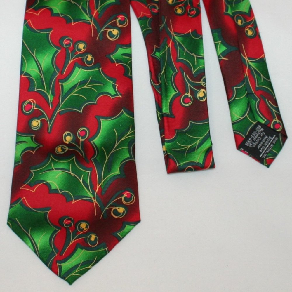 Balboa Bay Christmas Holly Silk Tie